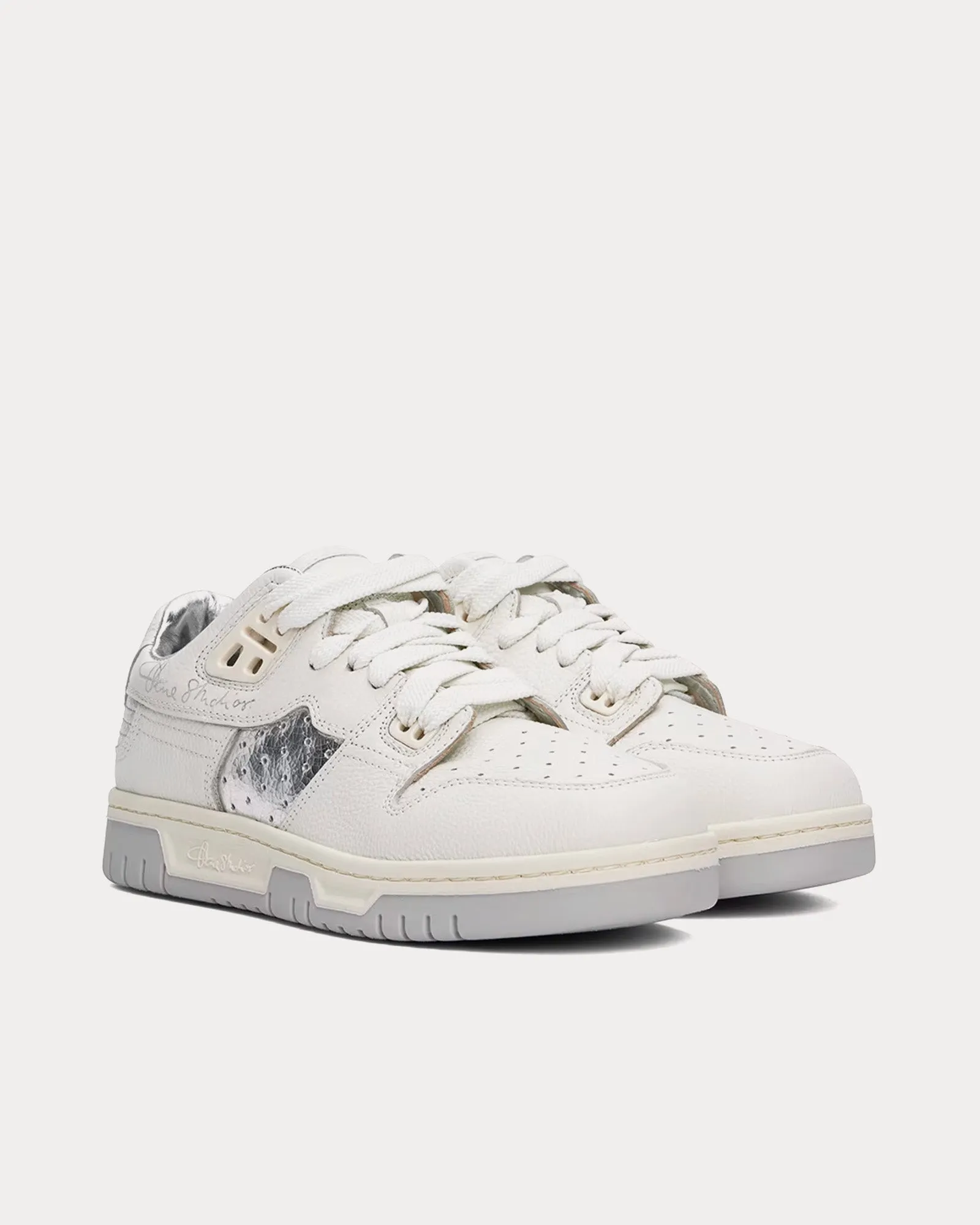 08sthlm Basketball White / Silver Low Top Sneakers