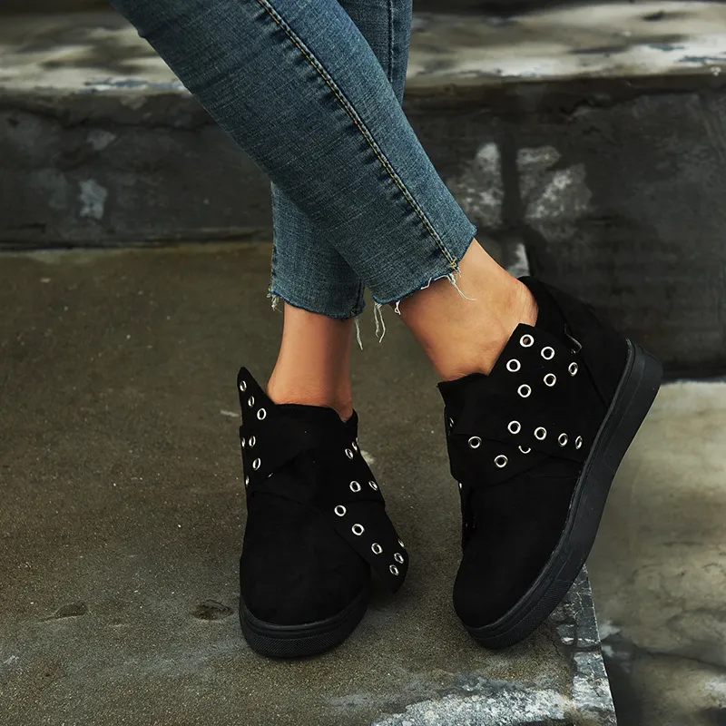 Chicvane New Color Block Elastic Band Low Top Slip-On Canvas Shoes Studded With Rings