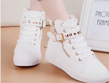 Studded Buckle Sneakers KF30009